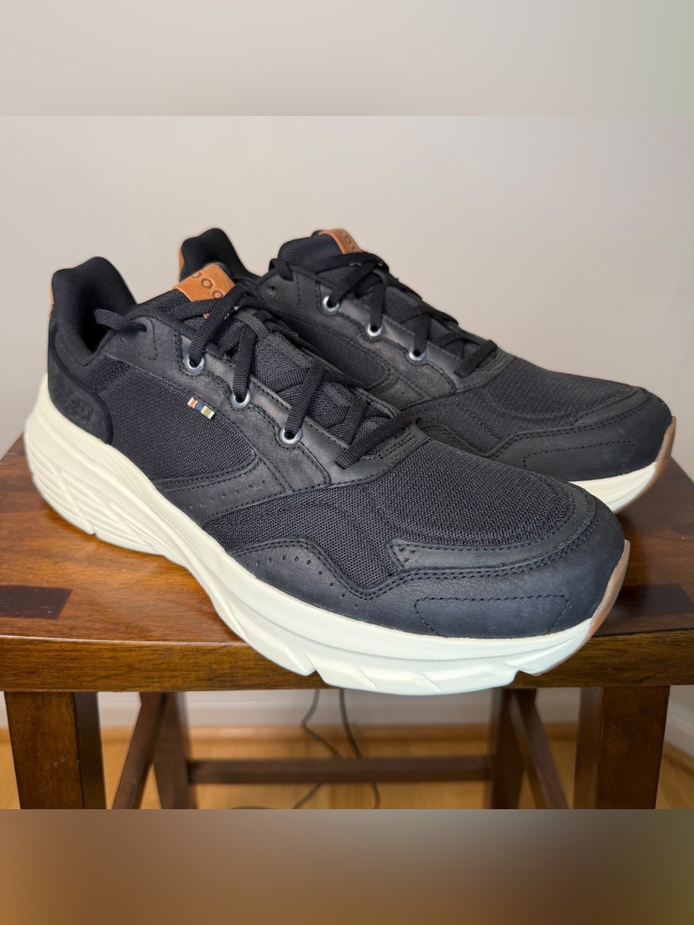 Saucony Guide Metro Men’s 15 Black Gum PWRRUN Running Shoes S21003-700 New